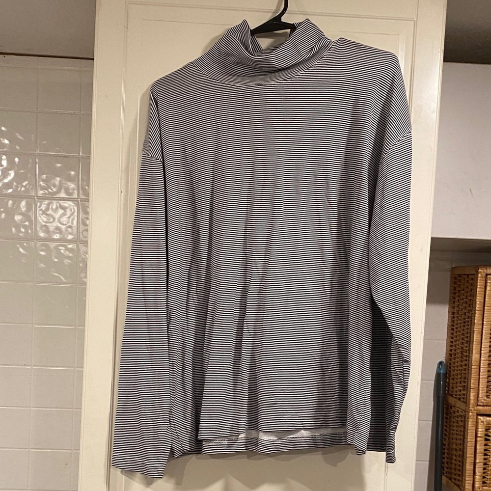 EUC JL plum black & white striped turtleneck long sleeve size XL